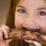 hungry-little-girl-picture-id173600578