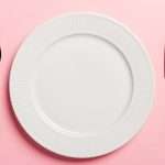 concept-to-illustrate-diet-an-empty-plate-picture-id962564542