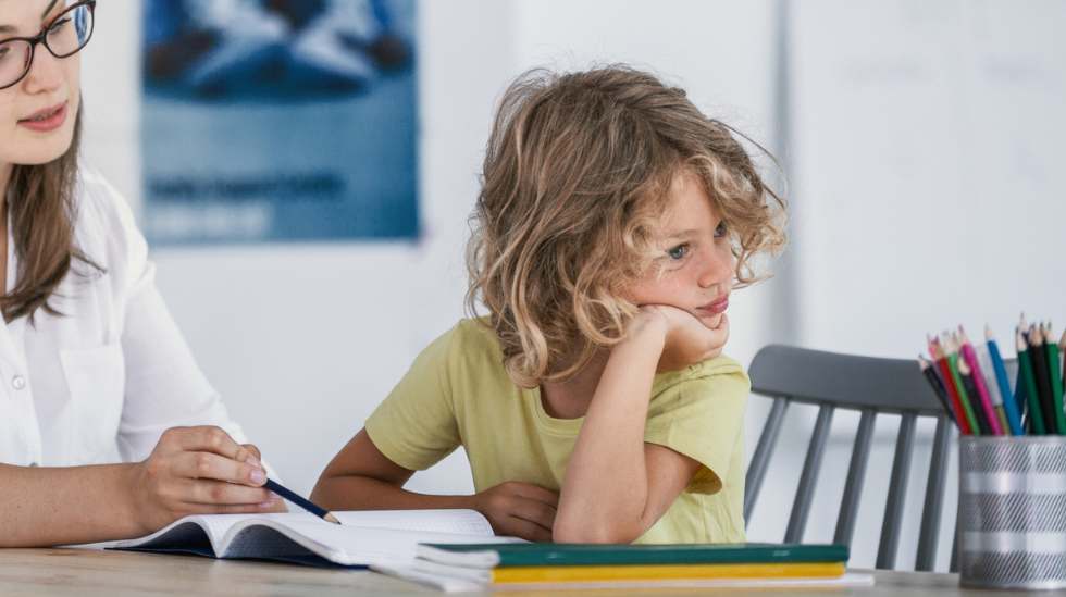 ADHD:hen liittyy runsaasti sekä yksilöllisiä että yhteiskunnallisia haittoja. (Kuva: iStock)